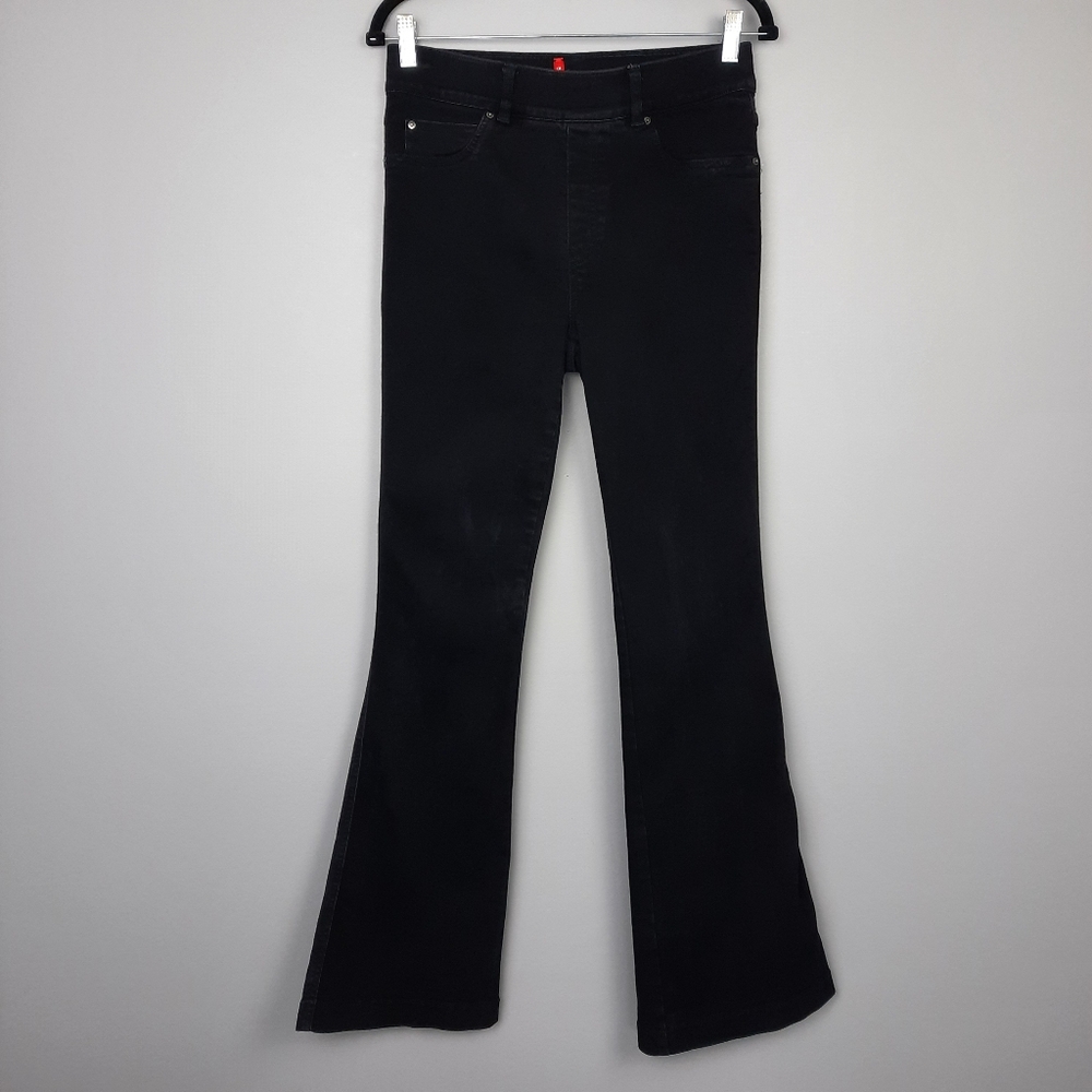 Spanx SpanxShape EveryWear Flare Jean in Clean Black size Medium
